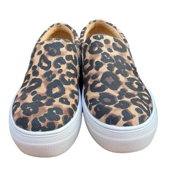 Steve Madden Animal Print Gills Slip On Platform I Size: 6 - Picture 2 of 8
